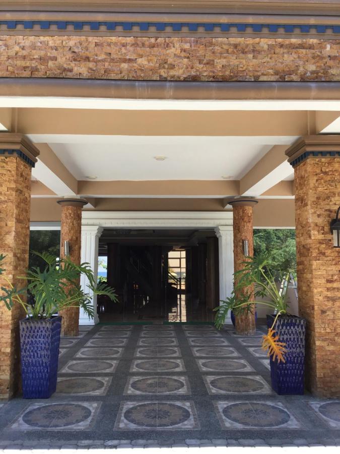 Em Royalle Hotel & Beach Resort サンフアン エクステリア 写真