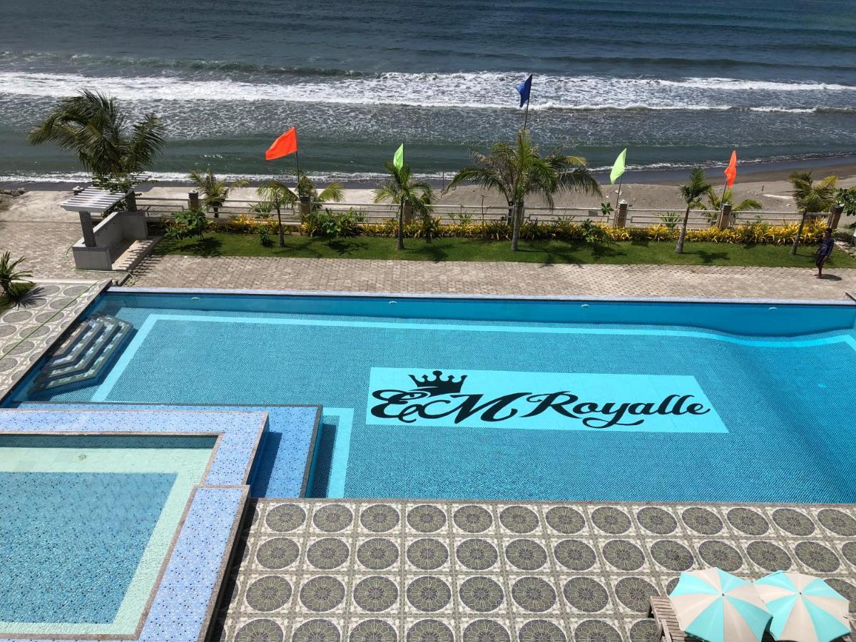 Em Royalle Hotel & Beach Resort サンフアン エクステリア 写真