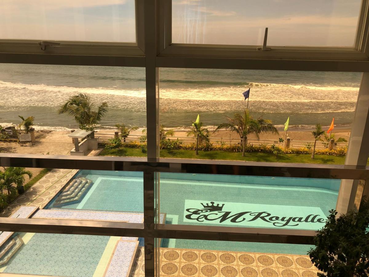 Em Royalle Hotel & Beach Resort サンフアン エクステリア 写真